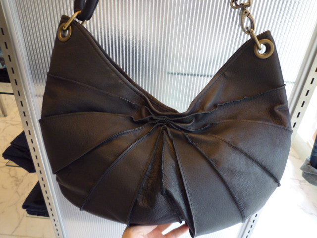 jalousie クロワッサン型レザーBAG☆ 黒 61800010｜トゥモローランド・GRACE CONTINENTALなどの通販